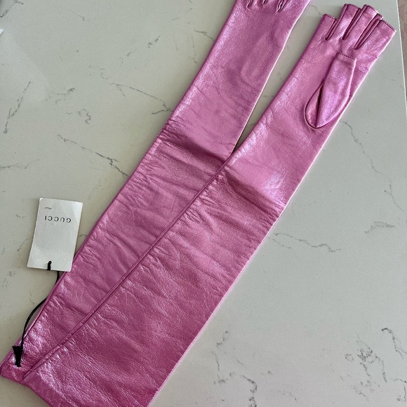 Gucci Metallic Pink Fingerless Gloves NWOT